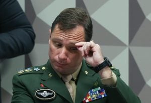 Mauro Cid armazenou documentos que buscavam dar fundamentos jurídicos ao golpe