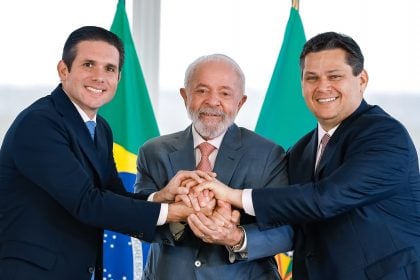 Questão ideológica que dividia na eleição foi secundarizada, diz Lula no 1º encontro com Alcolumbre e Motta