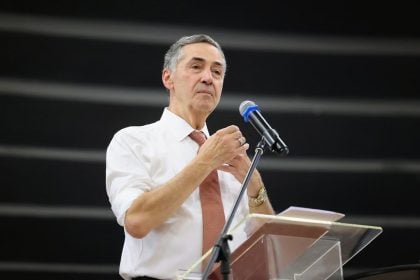 Barroso: STF julgará eventual denúncia contra Bolsonaro com ‘seriedade’ e sem ‘visão politizada’