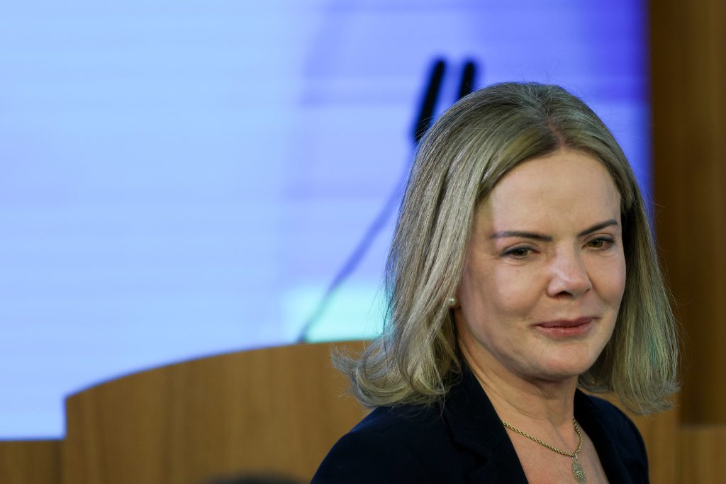 Empossada, Gleisi tem agenda de reuniões com líderes do Congresso