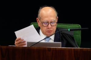 É incompreensível ter militares da ativa na política, diz Gilmar