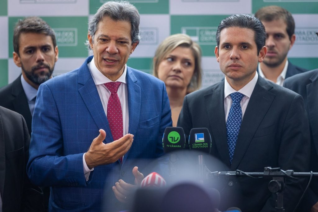O climão entre Hugo Motta e Haddad sobre o ‘quase parlamentarismo’