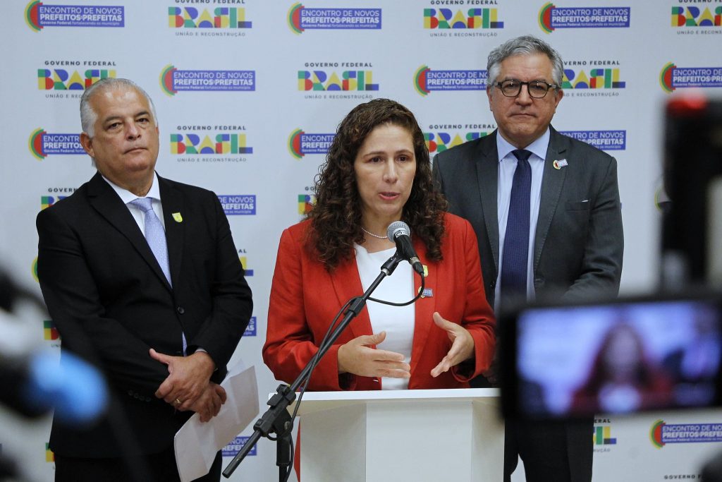 Contrata+Brasil promete abrir as portas do governo para os MEIs; entenda o programa
