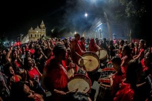 Mesmo sem valorização, samba de bumbo resiste no Carnaval de Santana de Parnaíba