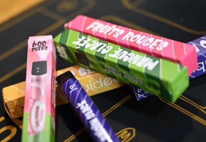 Governo manda Instagram, Youtube e TikTok deletarem anúncios de cigarros eletrônicos
