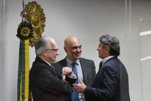 Moraes diverge de Fachin e diz que proibir revista íntima pode levar a rebelião em prisões