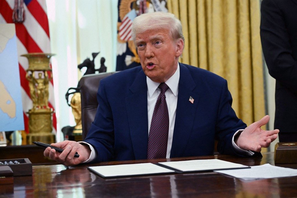 Trump confirma aplicação de tarifas recíprocas sobre parceiros comerciais e cita o etanol do Brasil
