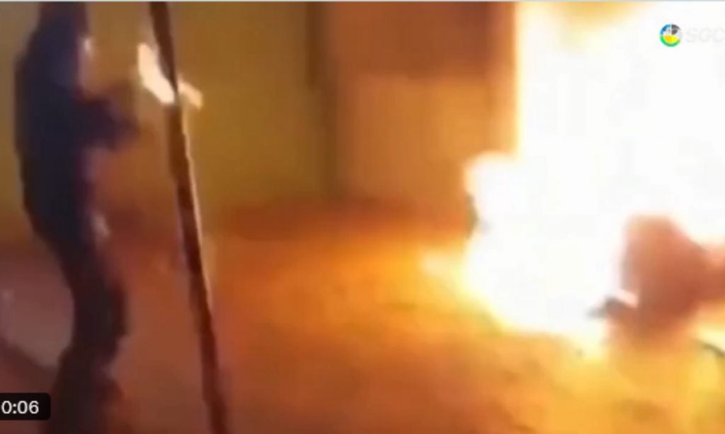 Polícia apreende adolescente que atirou coquetel molotov em morador de rua no Rio
