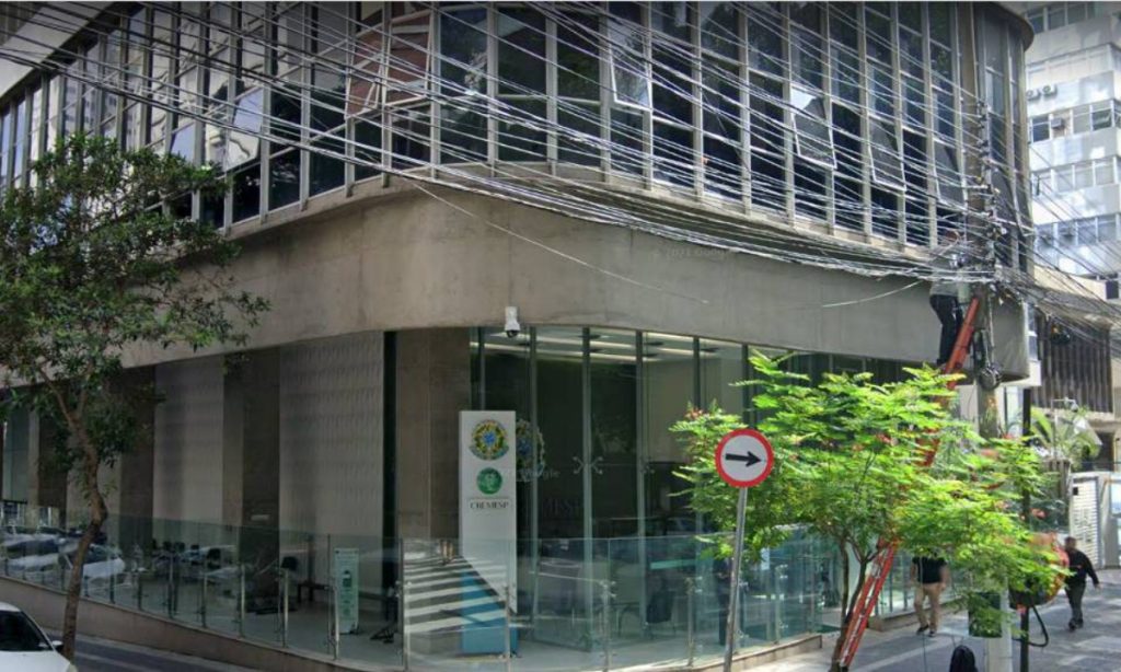 Cremesp proíbe a entrada de políticos em áreas privativas da medicina e estimula denúncias