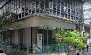 Cremesp proíbe a entrada de políticos em áreas privativas da medicina e estimula denúncias