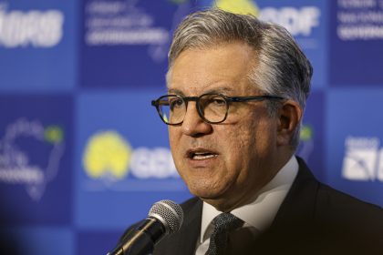 Movimentos negacionistas são desafio da imunização, diz Padilha