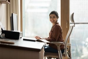 Ergonomia impulsiona produtividade e reduz custos em empresas