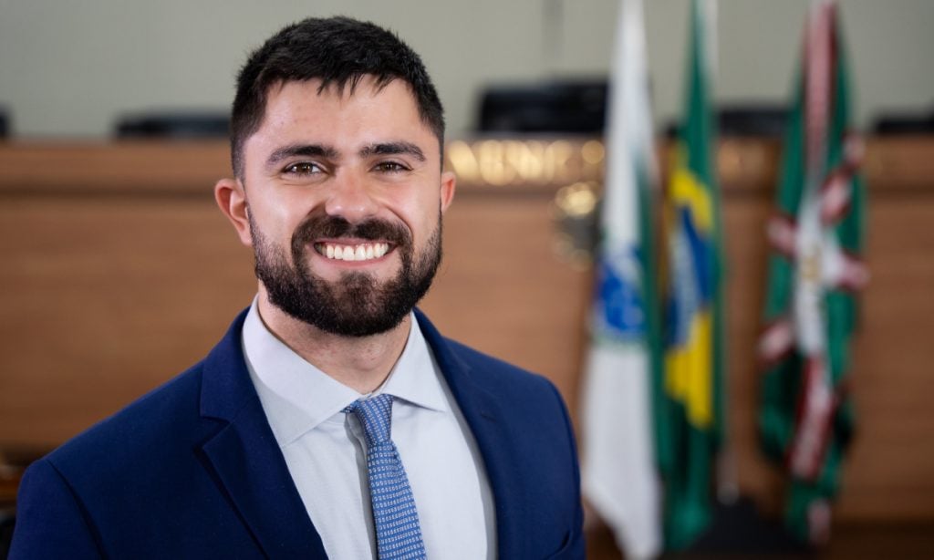Justiça condena vereador de Curitiba por humilhar adolescente autista em vídeo