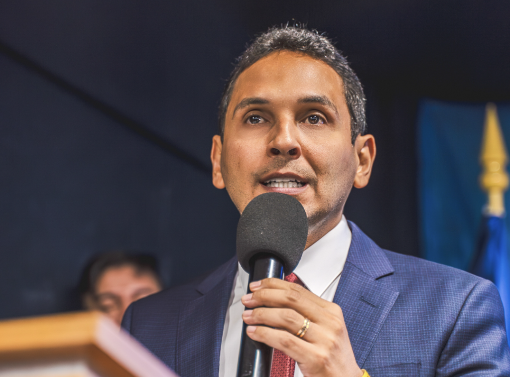 Quem é Abraãozinho (PL), prefeito de Nilópolis (RJ) alvo de operação contra compra de voto