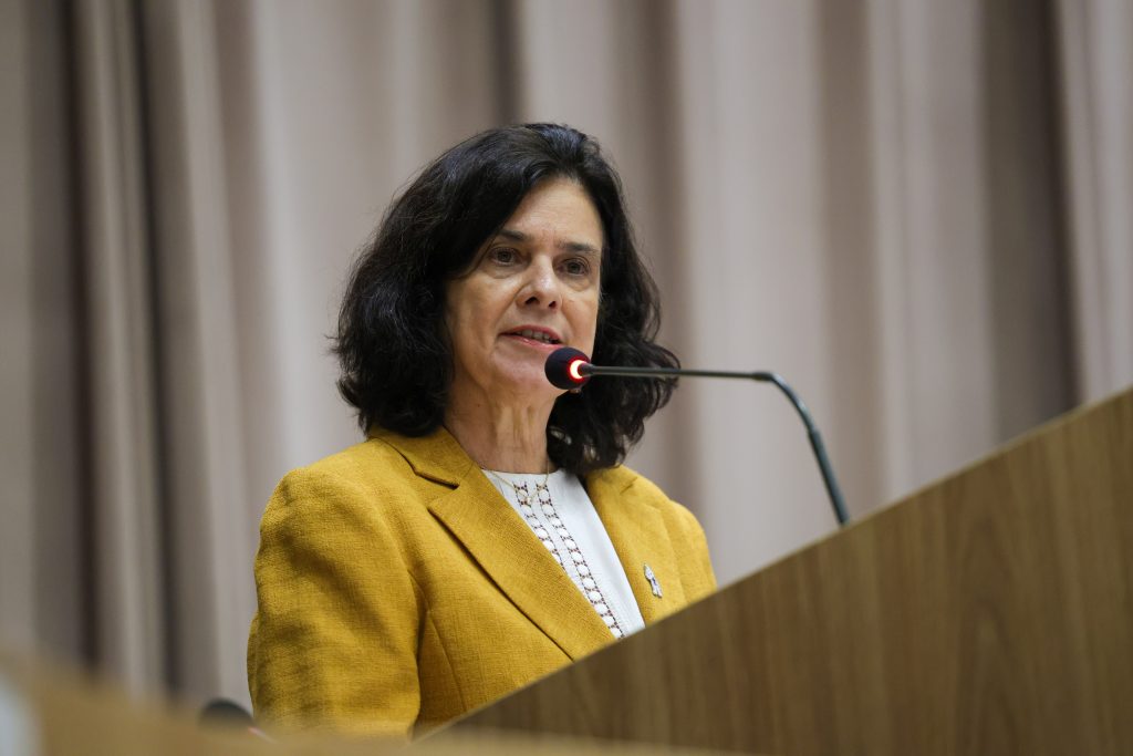 Nísia lamenta 'fritura' na imprensa e diz que Lula queria 'mudança de perfil' na Saúde