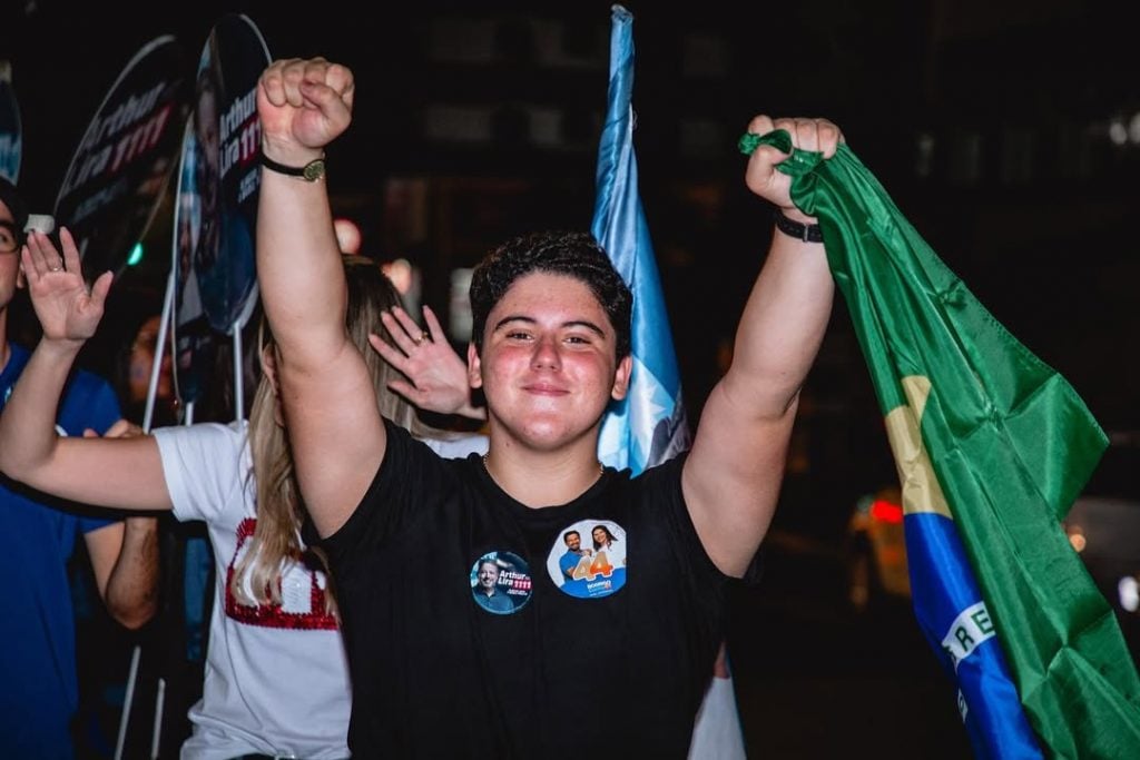 Aos 18 anos, filho de Lira ganha cargo em Alagoas com salário de R$ 8 mil