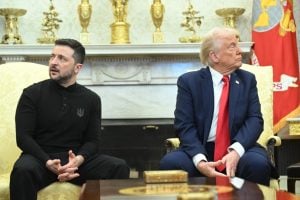 Zelensky pede desculpas ironicamente por não usar 'terno', uma referência à sua visita à Casa Branca