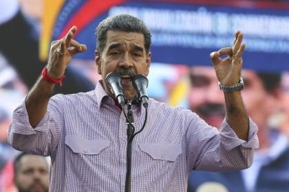 Venezuela prende 50 pessoas em ofensiva contra dólar paralelo
