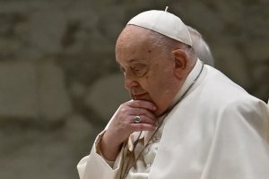 Papa Francisco sofre dois episódios de insuficiência respiratória aguda, informa o Vaticano