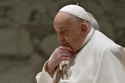 Papa Francisco sofre dois episódios de insuficiência respiratória aguda, informa o Vaticano