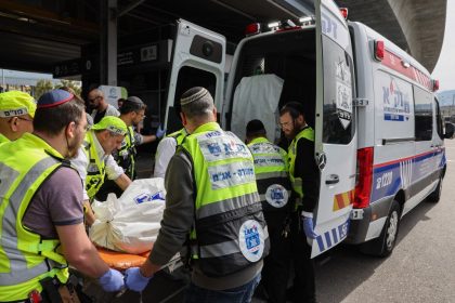 Um morto e vários feridos em ataque com arma branca na cidade israelense de Haifa