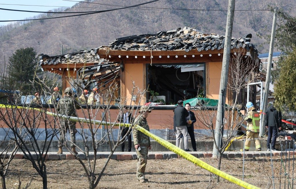 Avião militar sul-coreano lança bombas por engano e deixa vários civis feridos