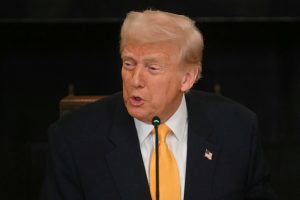 Trump revoga permissão temporária para imigrantes e pode afetar meio milhão de pessoas