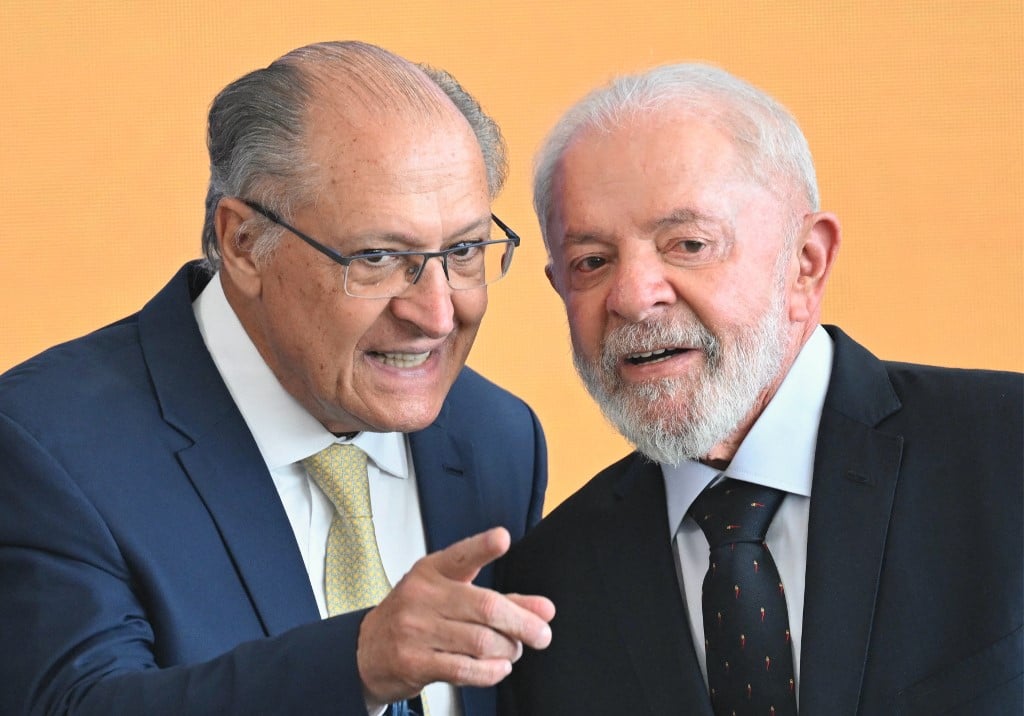 Cover image for Правительство детализирует блокировку R$ 23,7 млрд в бюджете и затрагивает парламентские поправки
