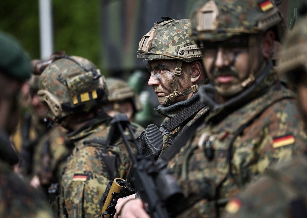 Com guerra à espreita, Alemanha busca armas nucleares