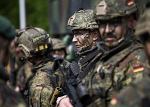 Com guerra à espreita, Alemanha busca armas nucleares