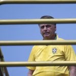 As chances de Bolsonaro ser preso em um quartel do Exército após condenação pelo STF