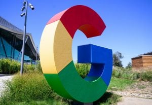UE impõe multa bilionária ao Google, apesar das ameças de Trump