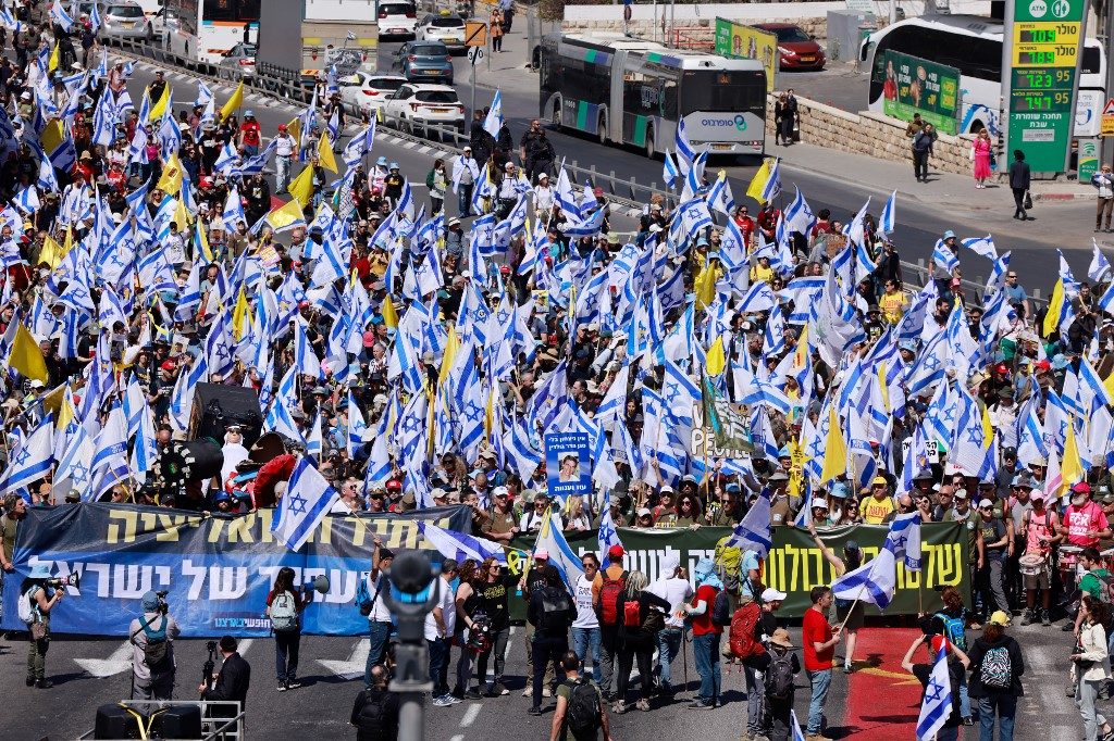 Milhares de israelenses protestam contra Netanyahu em Jerusalém