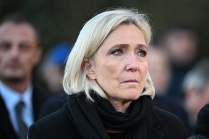 Justiça francesa condena Marine Le Pen, líder da extrema-direita, a 4 anos de prisão e 5 de inelegibilidade