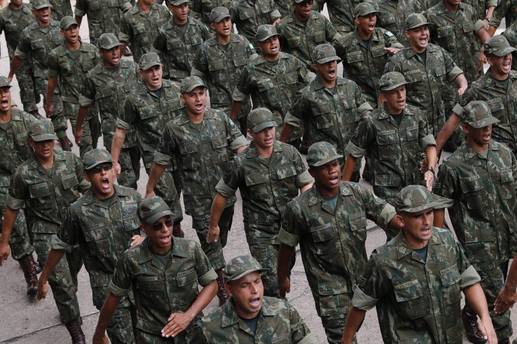 STF derruba regra militar que veta casados em cursos de formação