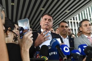 O 'plano B' da oposição para tentar tirar o caso de Bolsonaro das mãos do STF