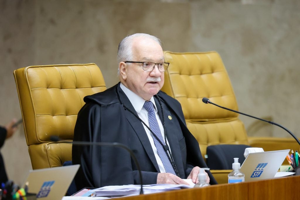 Fachin diverge da maioria e vota contra a responsabilização automática de redes sociais