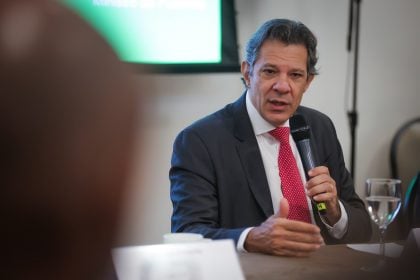 Haddad apresenta a Lula novas medidas fiscais para cumprir meta