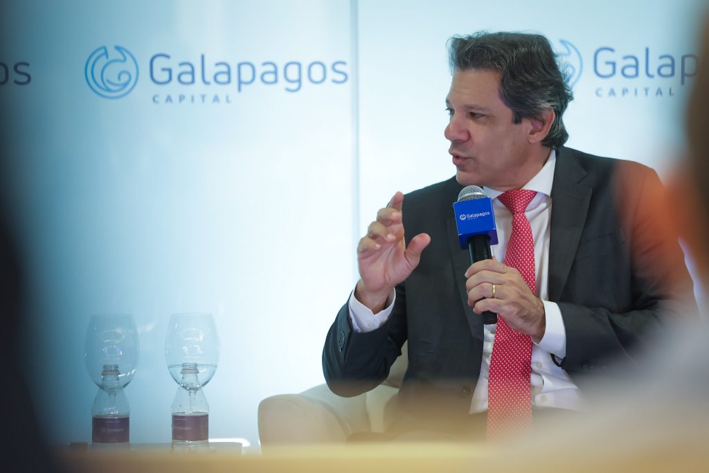 Haddad diz que Brasil e França convergem em tributação de super-ricos