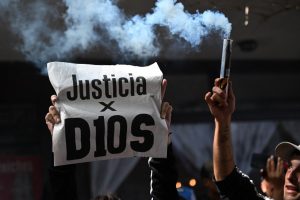 Julgamento da morte de Maradona é suspenso após questionamentos a juíza