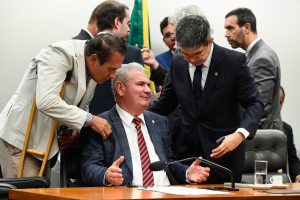 Comissão dá aval e Orçamento de 2025 segue para votação no Congresso