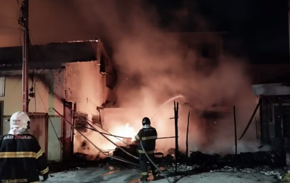 Quatro pessoas morrem em incêndio em abrigo para pessoas vulneráveis no interior de SP
