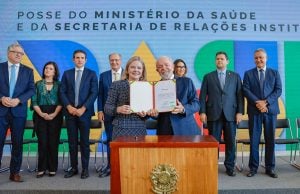 Gleisi acena a Haddad e elogia Moraes no 1º discurso como ministra de Lula