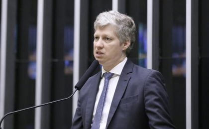 Bolsonaristas tentam limitar ainda mais o poder do presidente sobre o IOF
