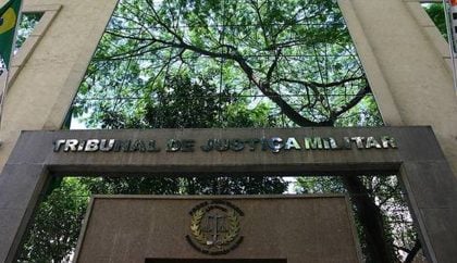 Justiça Militar aposenta compulsoriamente juiz acusado de infringir direito ao silêncio de réu