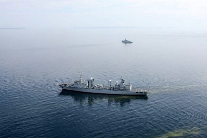Irã, China e Rússia iniciam exercícios navais conjuntos