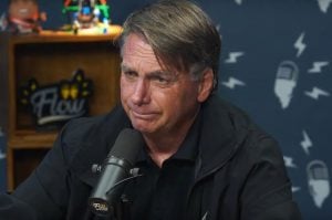 Bolsonaro diz ser contra a diminuição da idade mínima para ser senador