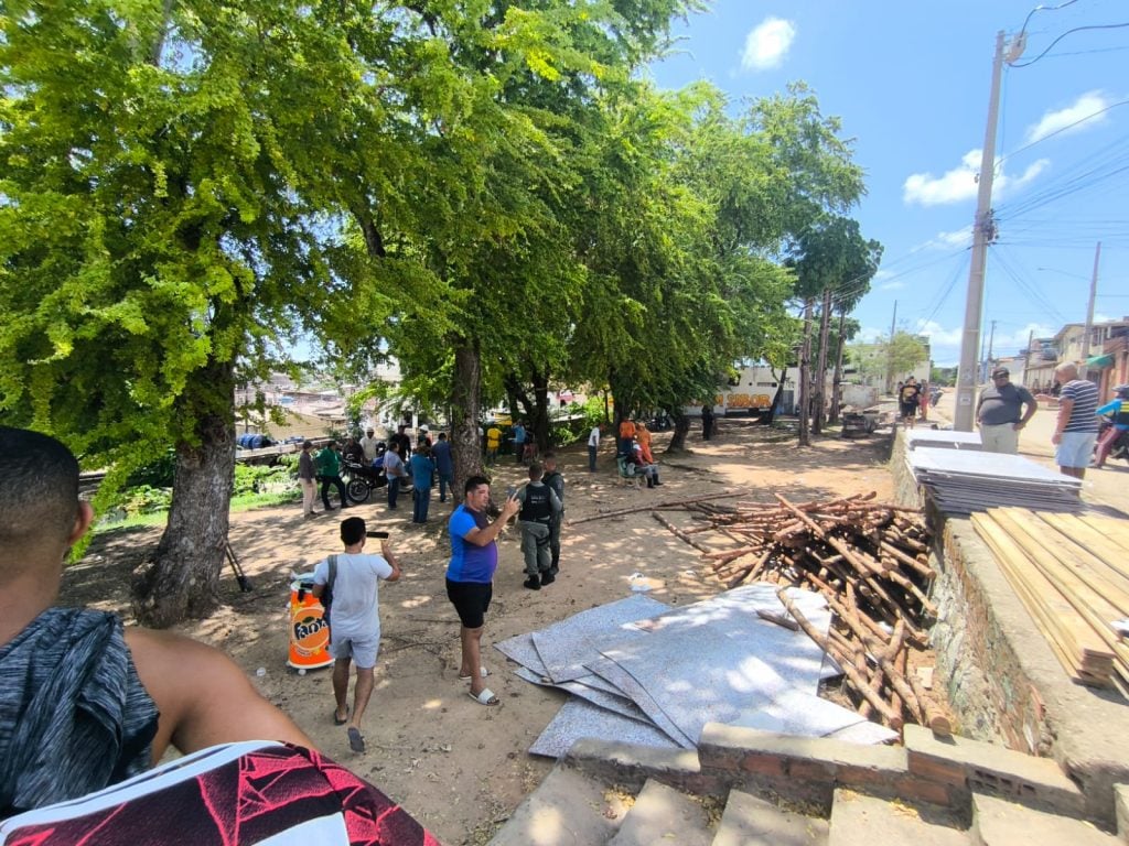 Moradores de Olinda protestam contra possível doação de terreno público para igreja evangélica
