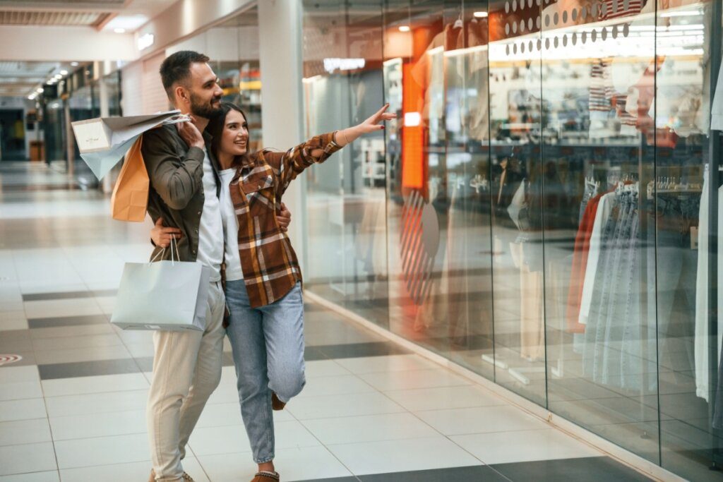 Descubra como as cores despertam o desejo de compra