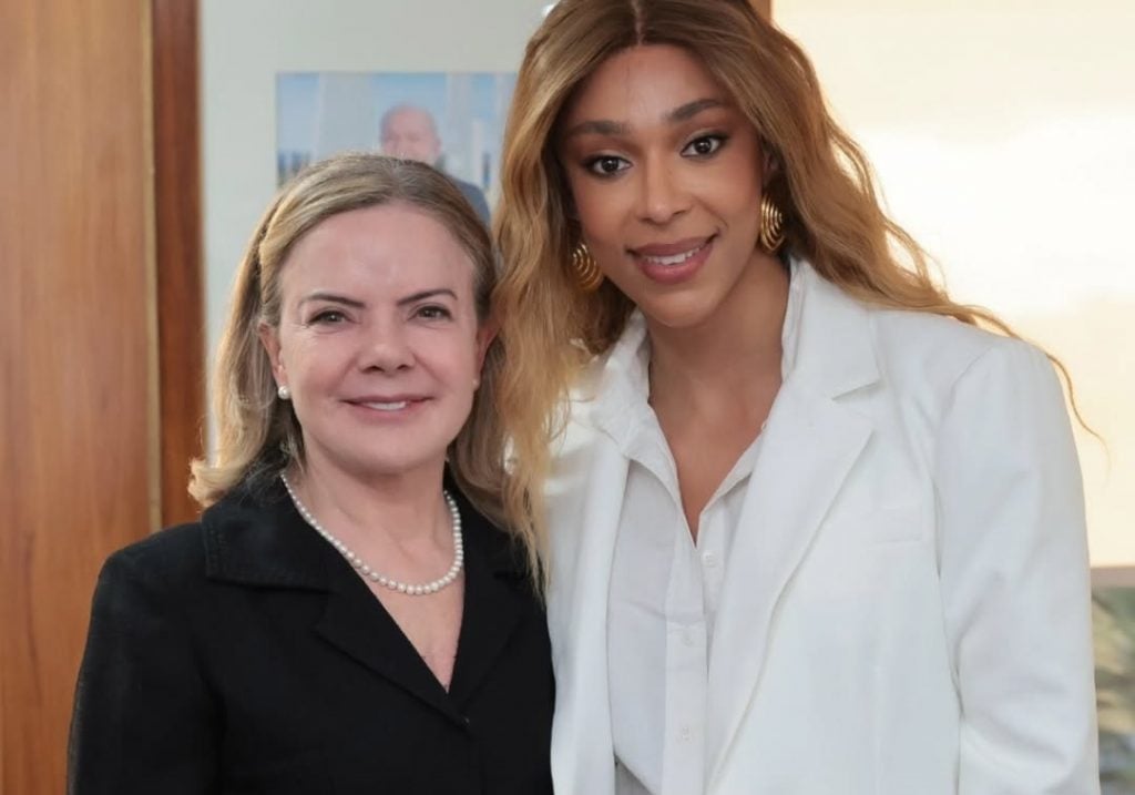 Erika Hilton se reúne com Gleisi Hoffmann para debater PEC da escala 6×1